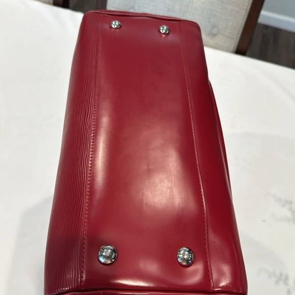 Authentic Louis Vuitton Montaigne Bowling Epi bag - Picture 6 of 16